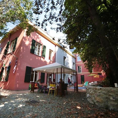Castle Hostel Генуя Экстерьер фото
