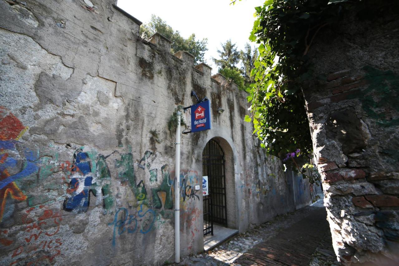 Castle Hostel Генуя Экстерьер фото